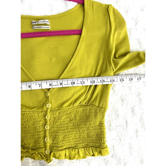 Urban Outfitters Chartreuse Bayside Smocked Button-front Cropped Blouse S - Picture 8 of 8
